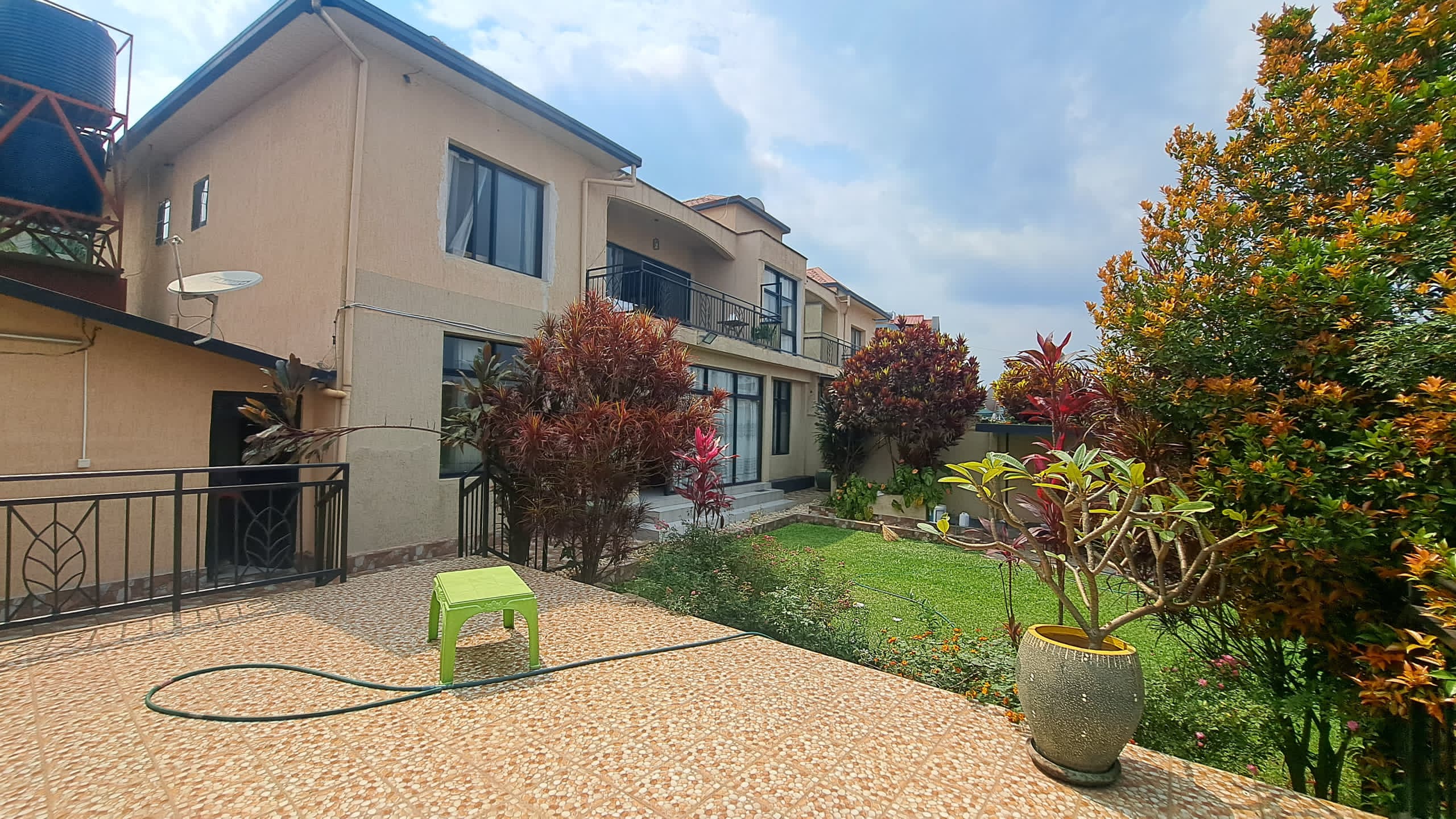 House for Rent / inzu ikodeshwa