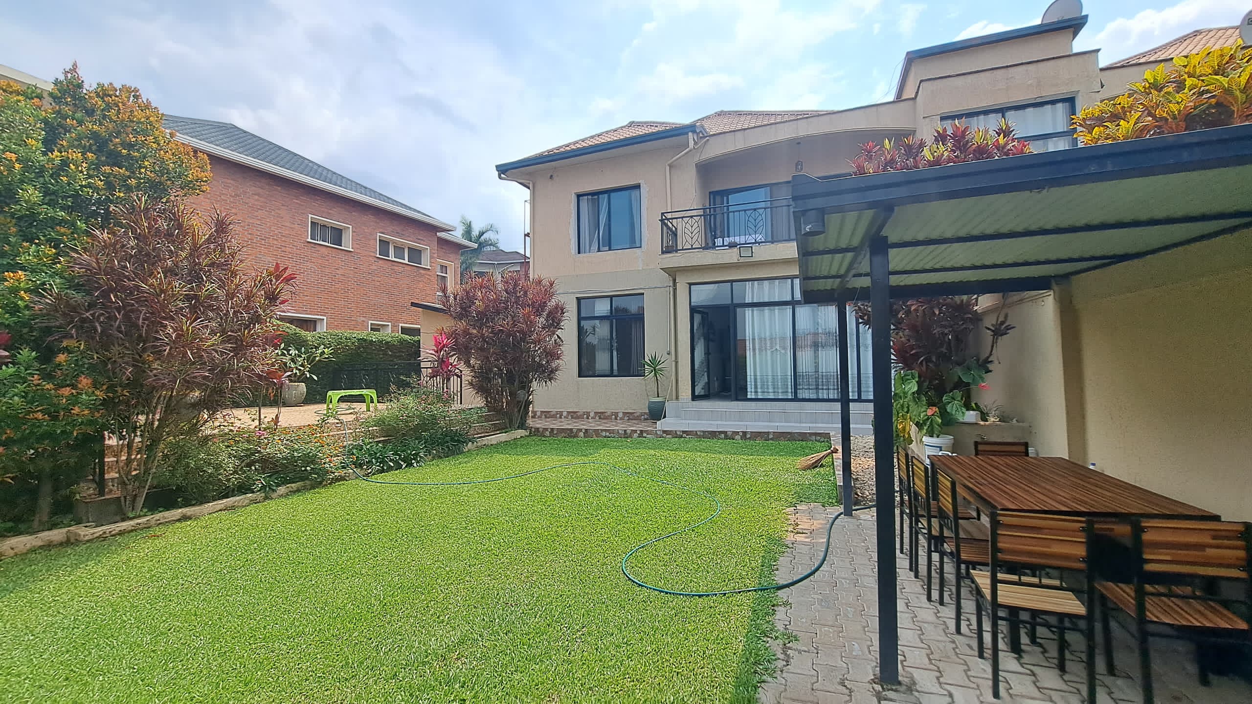 House for Rent / inzu ikodeshwa